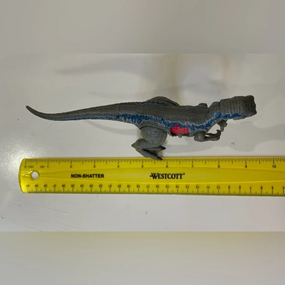 Jurassic World Battle Damage‎ Velociraptor 